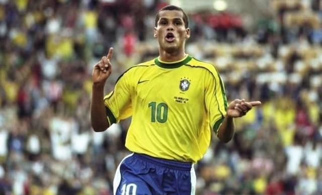 念与球队韧 念与球队韧