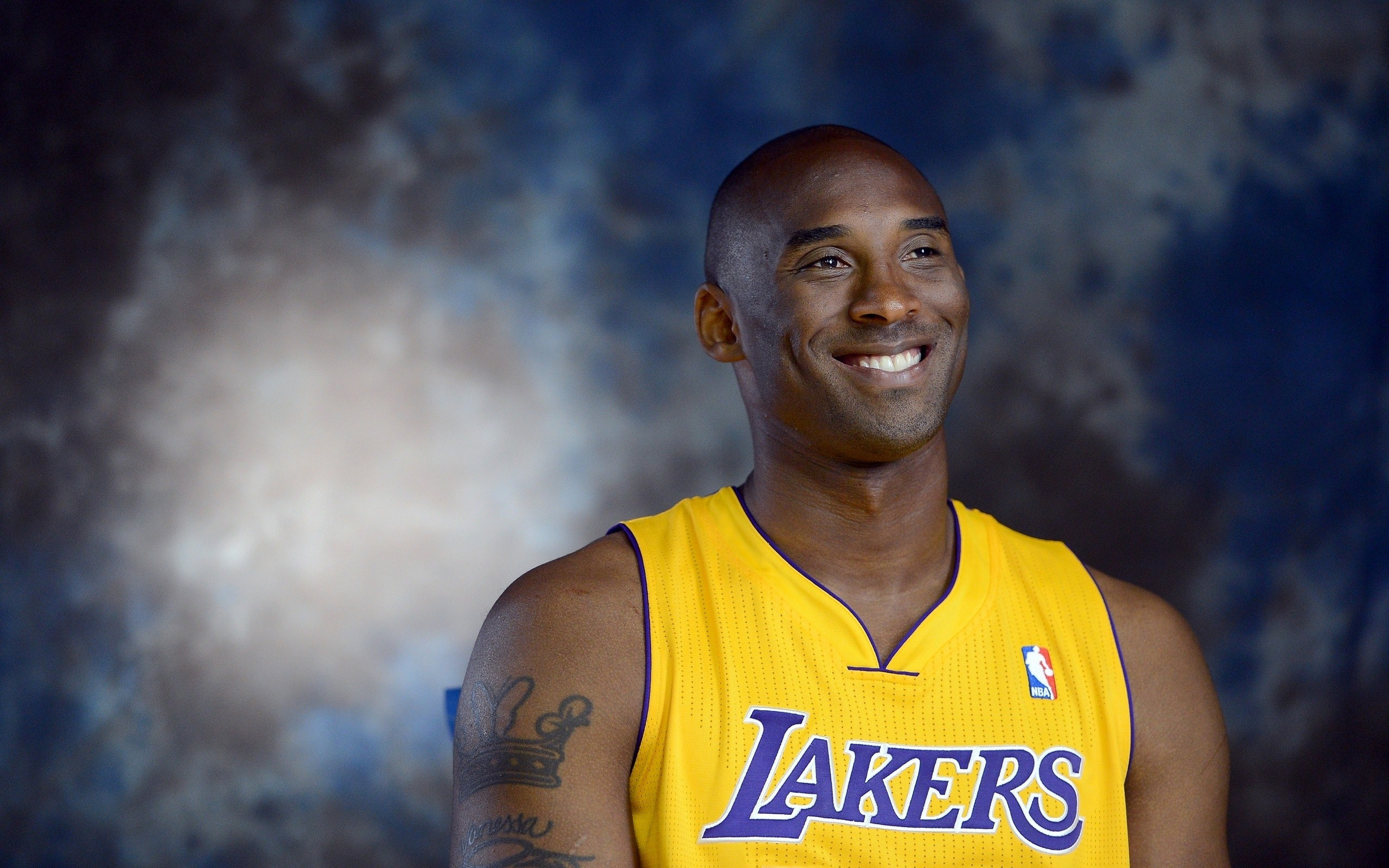 一个象征着 一个象征着