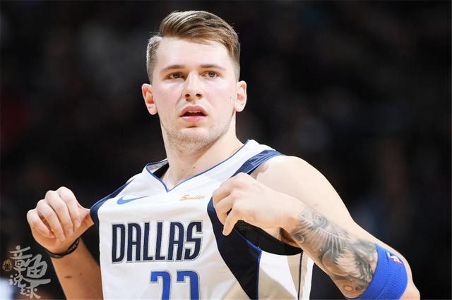 在此背景下 在此背景下