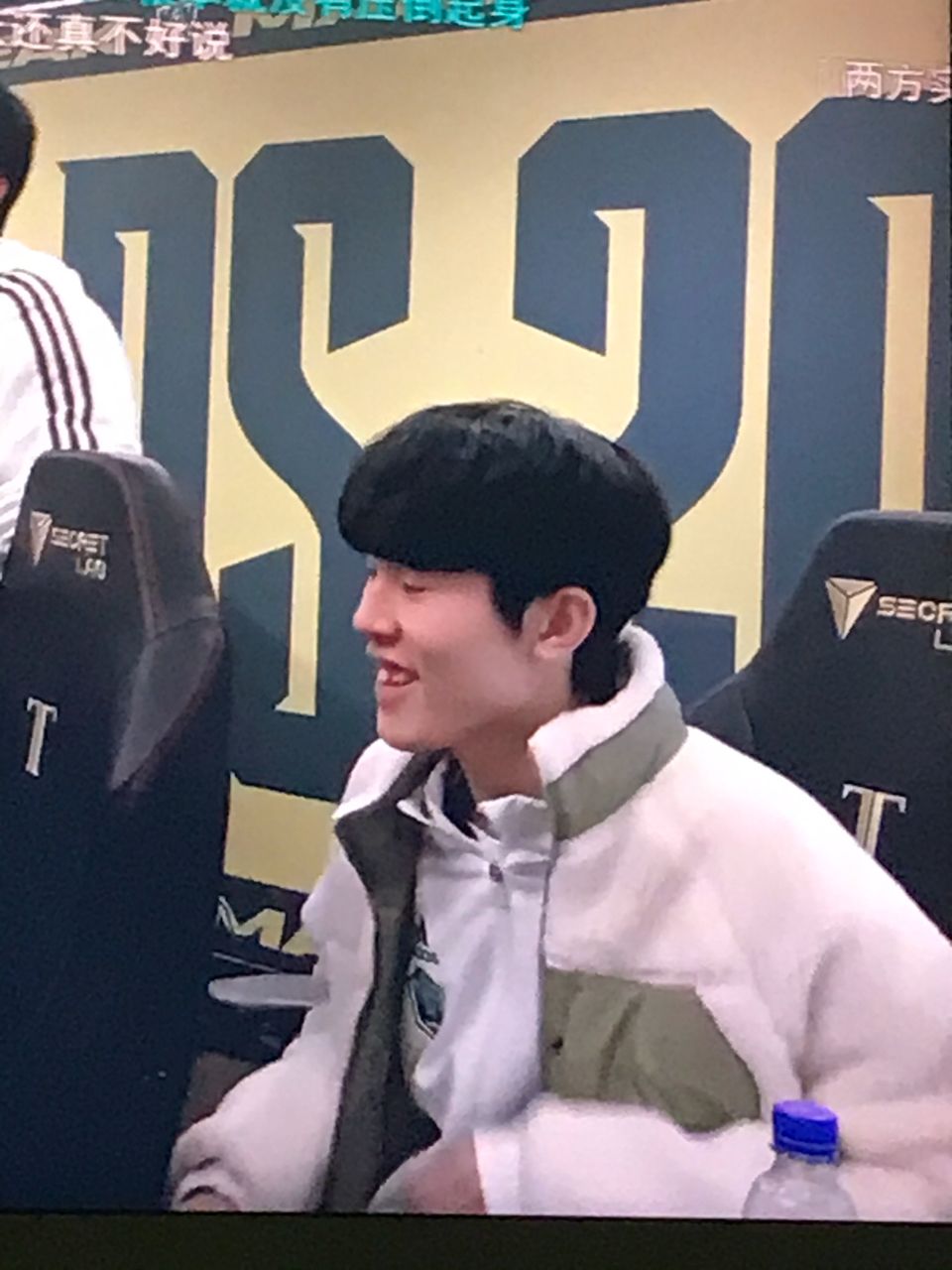 断球和协防 断球和协防